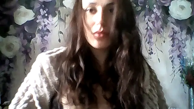 Qinini online show from November 21, 2025, 9:41 am