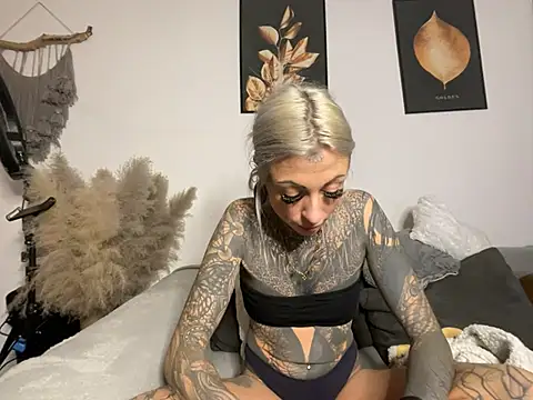 HotMelonskiii online show from February 3, 2026, 4:01 pm