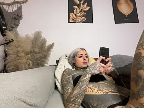 HotMelonskiii online show from February 4, 2026, 4:02 pm