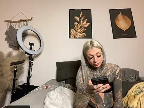 HotMelonskiii online show from February 2, 2026, 3:55 pm