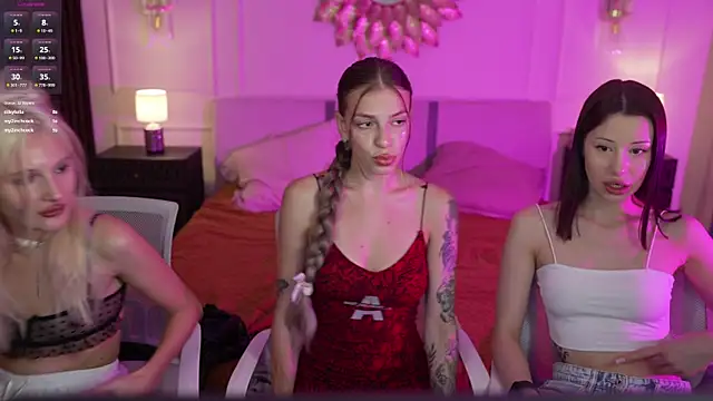 Selena Glow online show from September 18, 2025, 10:57 pm