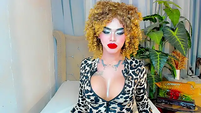 Snapshot of MochaliciousTransOnTop chatting on February 24, 2026, 3:40 am MochaliciousTransOnTop online show from February 24, 2026, 3:40 am