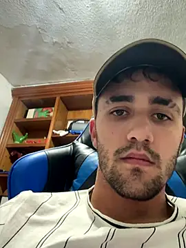 aavrdvh33 online show from September 30, 2025, 6:58 pm