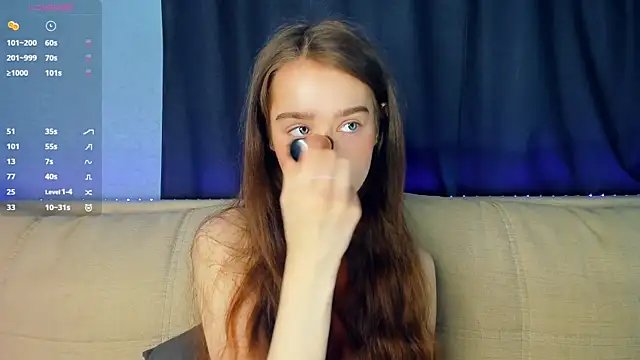 lovelyalivia online show from April 23, 2026, 8:21 am