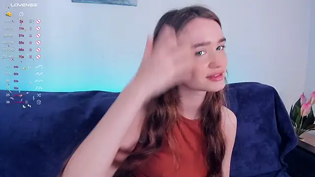 lovelyalivia online show from October 1, 2025, 9:14 am