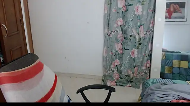 alejandralatina online show from September 19, 2025, 10:19 am