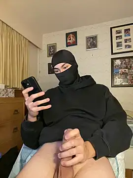 Snapshot of david_rayyyyy chatting on March 6, 2026, 6:30 am david rayyyyy online show from March 6, 2026, 6:30 am