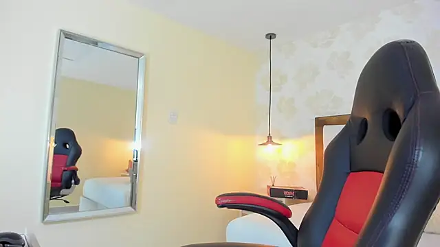 IRISCLARK1 online show from July 16, 2026, 7:11 pm