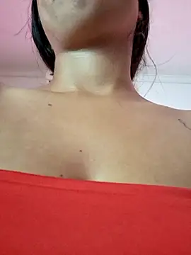 Luna 20x online show from November 3, 2025, 7:39 pm