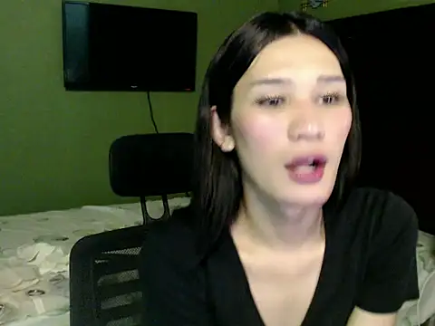 SerenaCortesi online show from October 27, 2025, 9:05 pm