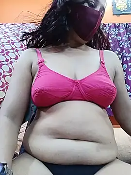 Hotpuja25 online show from June 3, 2026, 3:17 pm
