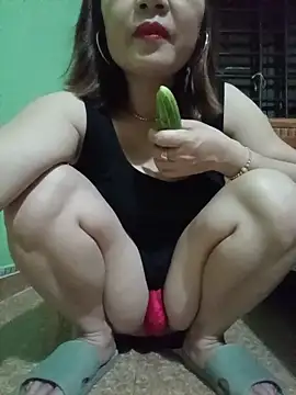 SexyQueen99 online show from June 28, 2026, 9:32 pm