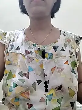 love sexy090 online show from May 5, 2026, 11:52 pm