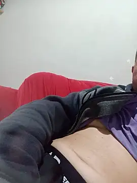 Suamulherfeliz online show from June 16, 2026, 10:37 am