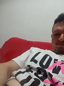 Suamulherfeliz online show from July 6, 2026, 10:11 am