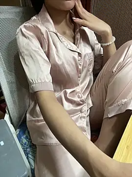 Mina048 online show from June 13, 2026, 5:16 am