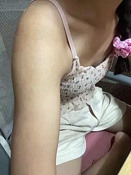 Mina048 online show from June 19, 2026, 9:48 am