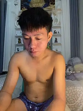 xshyboyx online show from October 1, 2025, 3:33 am