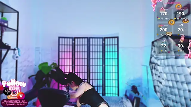 Hotkittylove online show from September 24, 2025, 2:56 pm