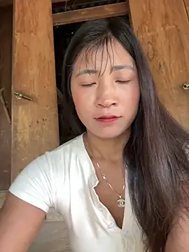 ThiHa003 online show from April 30, 2026, 2:29 am