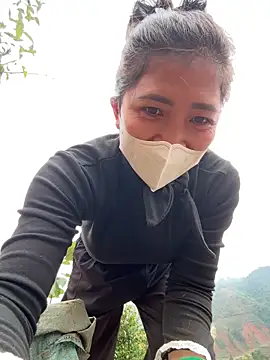 ThiHa003 online show from December 14, 2025, 2:29 am