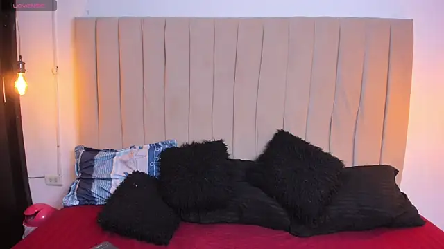 ana foxi online show from October 2, 2025, 3:54 am