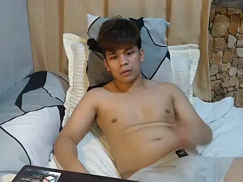 cumwhat me online show from May 13, 2026, 2:02 pm