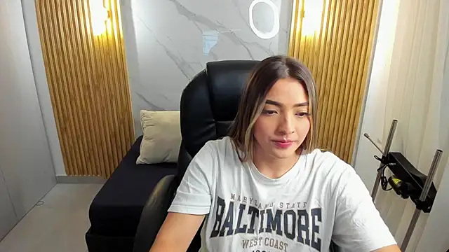 Snapshot of KYLIE_JONES6 chatting on October 28, 2025, 3:07 am KYLIE JONES6 online show from October 28, 2025, 3:07 am