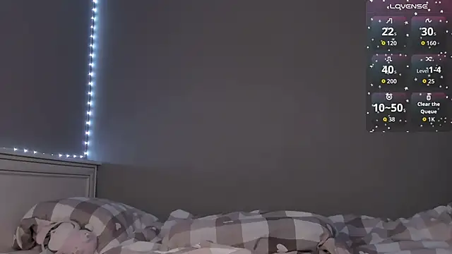 MelissaReis online show from October 24, 2025, 5:01 pm