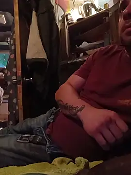 Twoslipperywhenwett online show from November 18, 2025, 6:44 pm