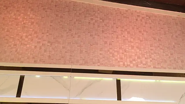 ambar rosse25 online show from October 3, 2025, 11:45 am