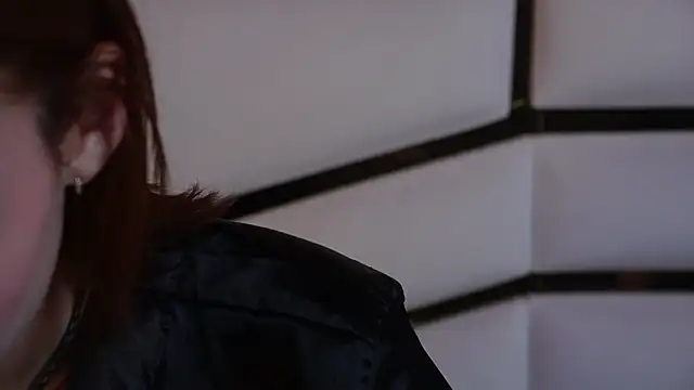 ambar rosse25 online show from March 15, 2026, 11:50 am