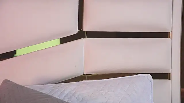 ambar rosse25 online show from March 22, 2026, 11:34 am