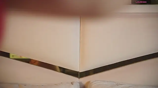 ambar rosse25 online show from September 12, 2025, 11:43 am