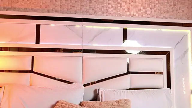 ambar rosse25 online show from October 10, 2025, 11:44 am