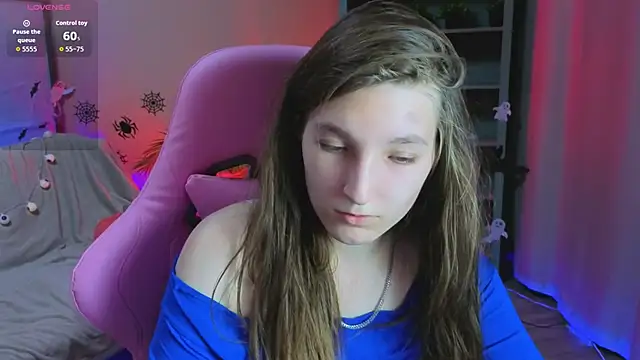 Snapshot of Mia_Myles chatting on October 28, 2025, 10:25 am Mia Myles online show from October 28, 2025, 10:25 am