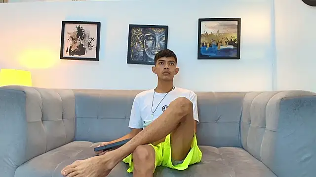 PRETTY SEX1 online show from February 2, 2026, 1:21 pm