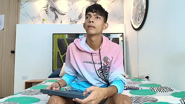 PRETTY SEX1 online show from September 14, 2025, 7:09 am