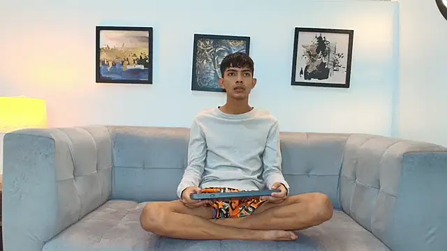 PRETTY SEX1 online show from December 16, 2025, 1:37 pm