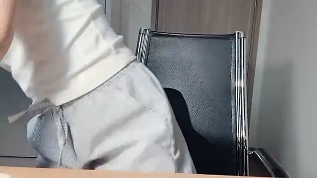 Ryeon 99 online show from January 6, 2026, 3:21 am