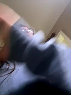 amiralily9 online show from September 15, 2025, 2:39 pm