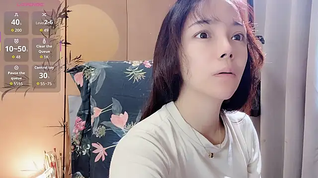 xinxin520-baby online show from November 18, 2025, 12:26 am