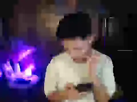 hotzachery online show from November 4, 2025, 4:22 pm