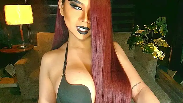 Snapshot of KarlaFrost chatting on July 10, 2026, 3:28 am KarlaFrost online show from July 10, 2026, 3:28 am