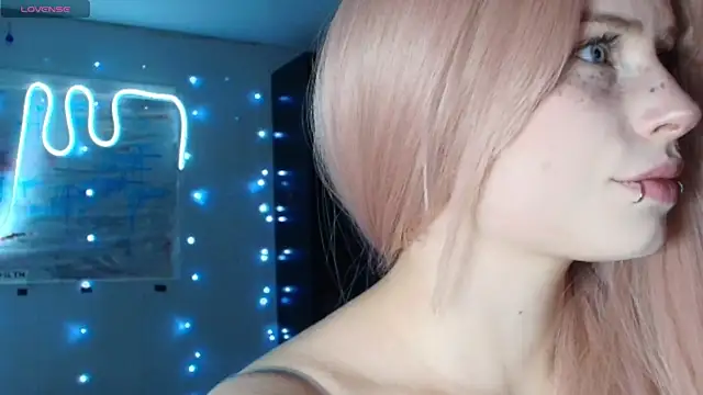 PieraMarch online show from October 6, 2025, 6:52 pm