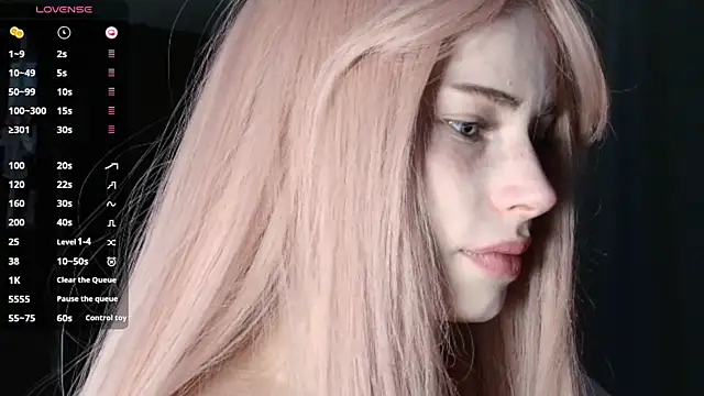 PieraMarch online show from November 28, 2025, 7:25 pm