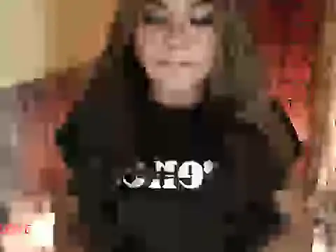 Snapshot of KWEen_23 chatting on July 8, 2026, 12:17 pm KWEen 23 online show from July 8, 2026, 12:17 pm
