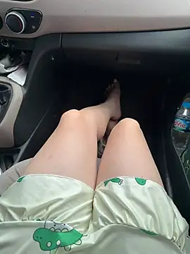 Meii-meyy online show from June 17, 2026, 6:57 am