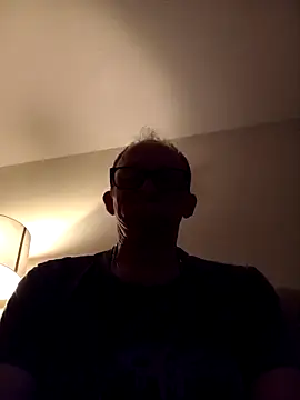 Snapshot of VaryingSundries chatting on April 12, 2026, 9:29 pm VaryingSundries online show from April 12, 2026, 9:29 pm