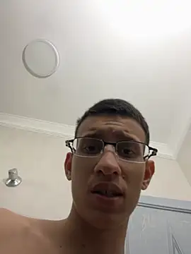 safadezanunes2 online show from October 16, 2025, 5:21 pm